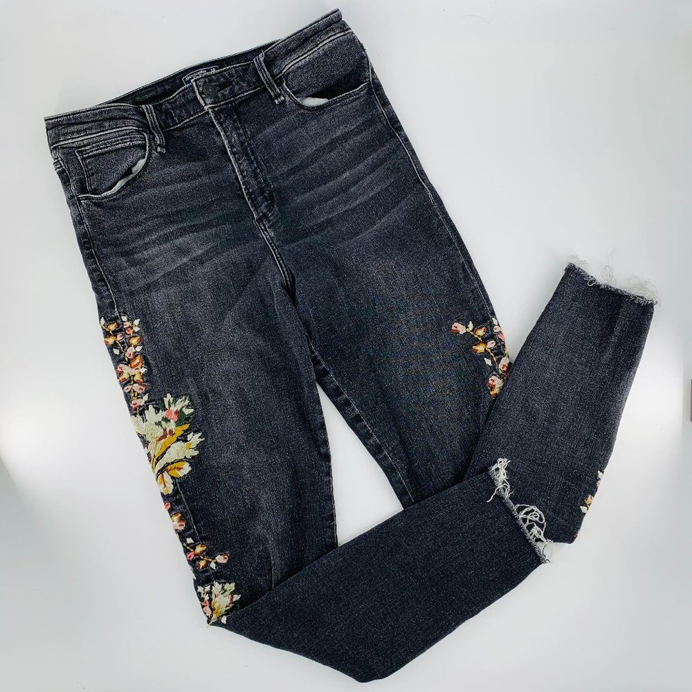 Abercrombie & Fitch Black Floral Emroydered Simone Skinny Jean